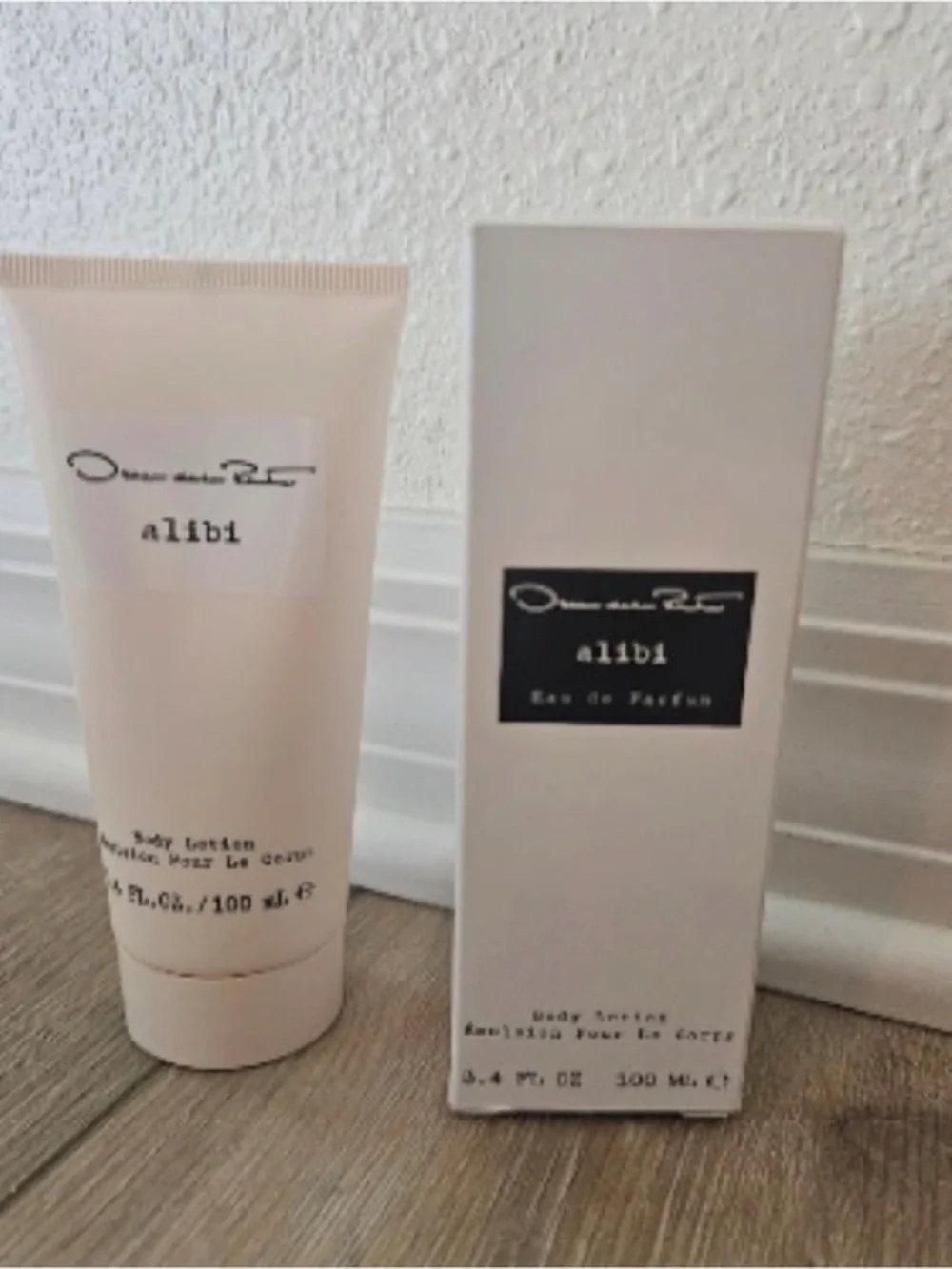 OSCAR DE LA RENTA ALIBI EDP BODY LOTION 100ml
